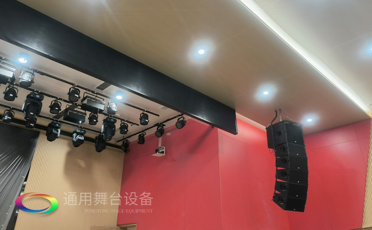 江蘇某學校報告廳項目舞臺矩陣音響、舞臺吊桿——泰州通用舞臺、舞臺幕布精品工程展示